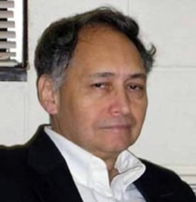 غونزالو مونيفار Emeritus Gonzalo Munevar