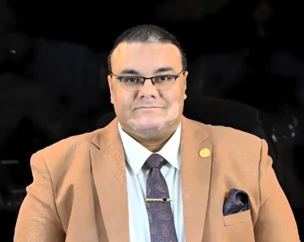 علاء نصر