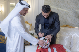 محمد صلاح في معرض الشارقة للكتاب : &quot; القراءة أسهمت في رسم مسيرتي الكروية&quot;