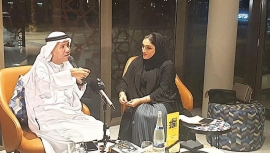 العسم يصافح ضيوفاً لا يعرفهم في الظلمة