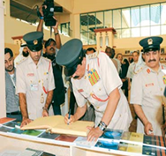 المعرض الثاني للكتاب الذي تنظمه الادارة العامة لخدمة المجتمع في نادي ضباط شرطة دبي