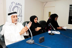 جمهور نادي القصة في اتحاد كتاب وأدباء الإمارات في الشارقة على موعد مع اثنين من الفائزين في مسابقة القصة البوليسية التي أطلقتها شرطة دبي