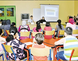 لقاءً أدبياً بعنوان “أبجد أبدع”، جمع بين عدد من أطفال مراكز مدينة الشارقة وكاتبة قصص الأطفال عائشة عبدالله