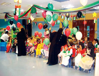 أطلقت مكتبة دبي العامة التابعة لهيئة دبي للثقافة والفنون ضمن مشاركتها مجتمع الامارات الاحتفال باليوم الوطني الاربعين، اكثر من 130 برنامجا احتفاليا