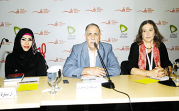 ندوة تحدثت فيها الروائية الإماراتية سارة الجروان والروائية اللبنانية علوية صبح، تناولت روايتهما “طروس الى مولاي السلطان” و”اسمه الغرام”،