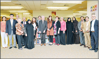 نظمت مكتبة جامعة زايد بمقرها في دبي حفلاً لتكريم 27 من الأساتذة والباحثين بالجامعة تقديراً لجهودهم في إعداد الأبحاث العلمية والأكاديمية