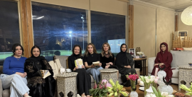 «الملتقى الأدبي» يناقش روايتيّ «ساعي بريد الكتب» و«إيلينا فيرانتي»