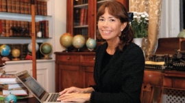 إليزابيتا دامي : أعشق الشارقة وكتابي الجديد هديتي لها