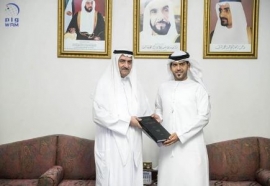 حاكم الفجيرة يستقبل خميس العبدولي الحاصل على الدكتوراه في استخدام النظم الجغرافية