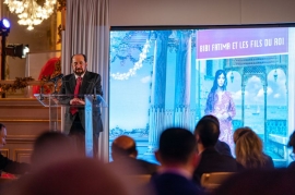 حاكم الشارقة يدشن النسخة الفرنسية من كتاب بيبي فاطمة في باريس