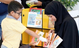 ضمن فعاليات المبادرة الوطنية التطوعية «اقرأ لي» - حصة بوحميد تقرأ للأطفال المرضى في مستشفى القاسمي