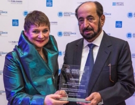 تسلم جائزة سايمون ماستر نظير مسيرته العلمية وعطائه الفكري - سلطان : الشارقة رمز الثقافة والفكر في المنطقة العربية