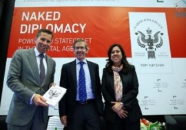 أكاديمية الإمارات الدبلوماسية تستضيف الإطلاق الرسمي لكتاب توم فليتشر "الدبلوماسية المجردة"