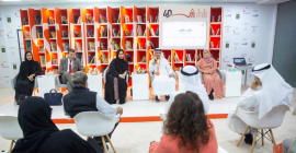 أدباء وكتّاب يسردون تجاربهم مع الكتابة في "الشارقة للكتاب"