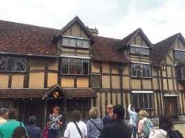 رحلات سياحية ثقافية «دسمة» «الخريف الذهبي» جديد دار كتّاب