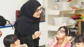 «حكواتية» تجسد الشخصيات وتقلّب صفحات الموروث