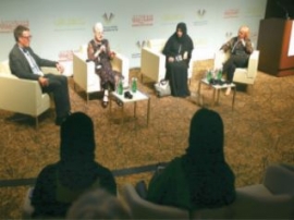 جائزة أمناء المكتبات ناقشت تحديات القراءة في «طيران الإمارات للآداب» - المكتبة مكان سحري بعيداً عن «طاعون الإنترنت»