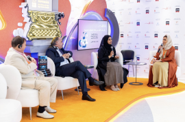 كتّاب وروائيون في &quot;الشارقة الدولي للكتاب&quot; يناقشون دور الذكاء الاصطناعي في الكتابة الأدبية