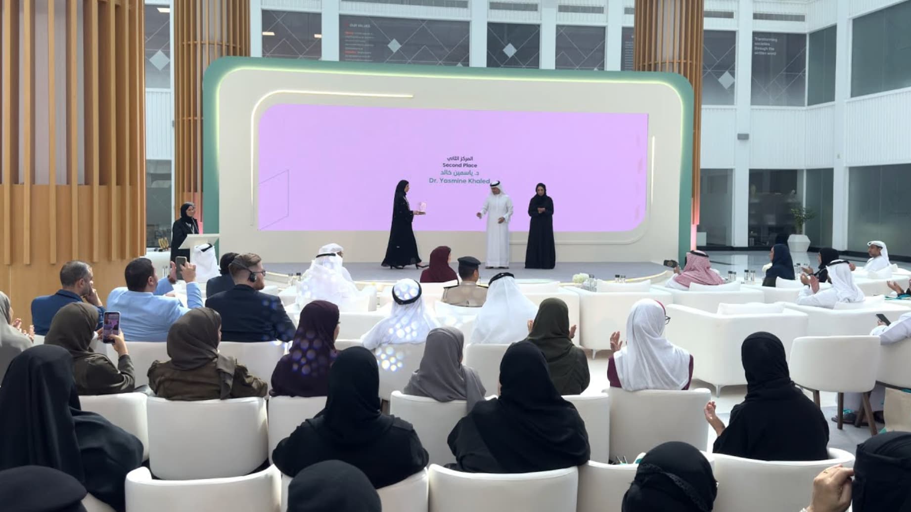 مكتبات الشارقة العامة تتوّج الفائزين بجائزة الأدب المكتبي 2025