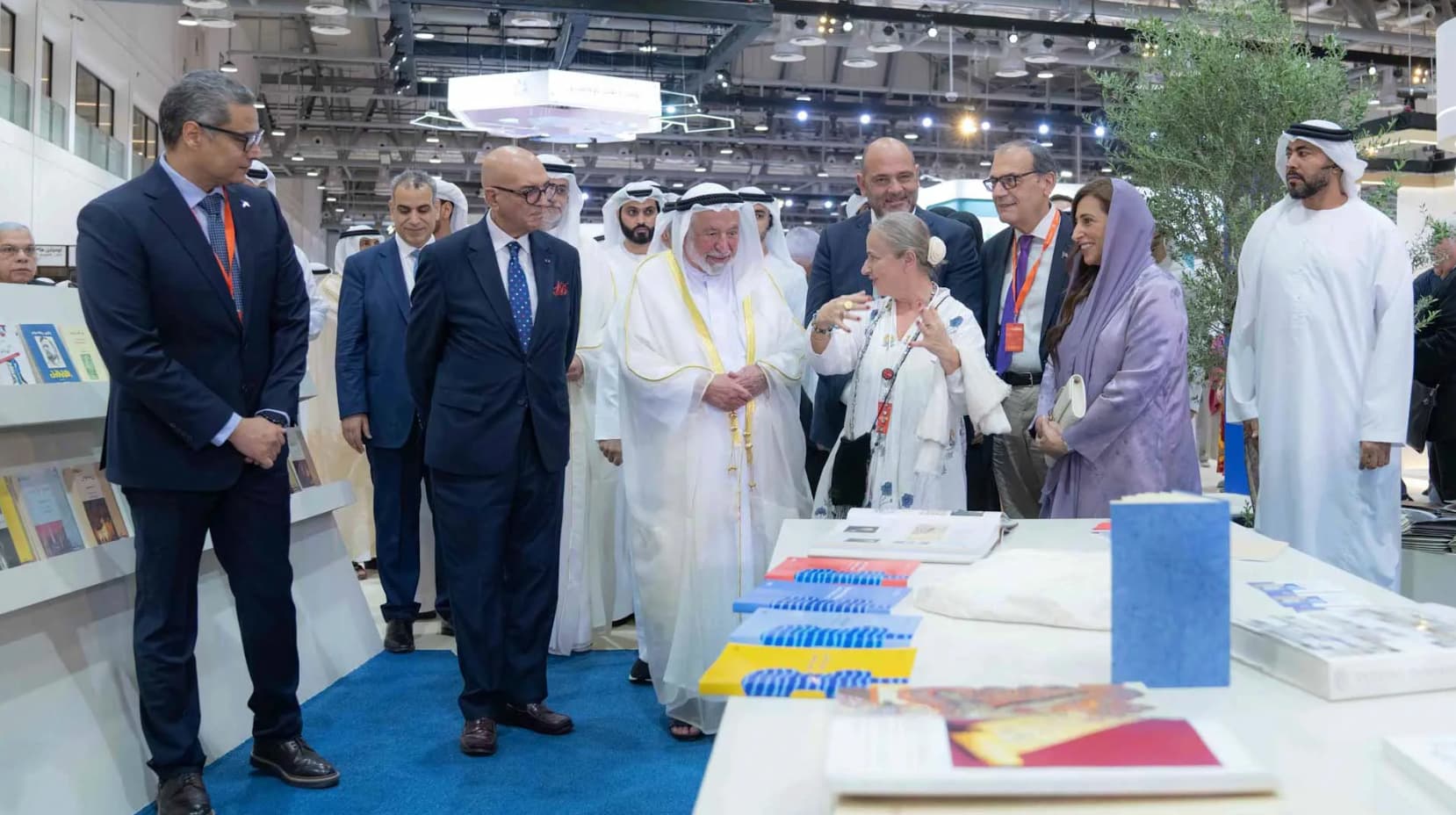 سلطان القاسمي يفتتح الدورة الـ 44 من معرض الشارقة الدولي للكتاب