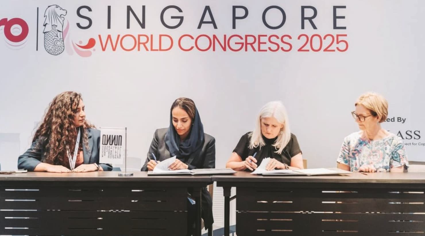 «الإمارات لإدارة حقوق النسخ» توقع اتفاقيتين