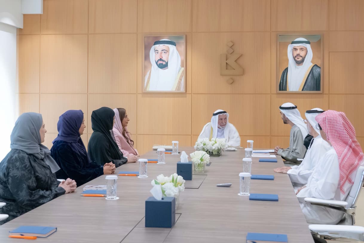 حاكم الشارقة يلتقي رئيس وأعضاء اتحاد كتّاب وأدباء الإمارات