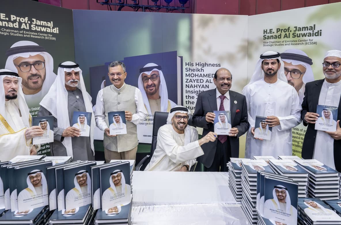 نهيان بن مبارك يحضر توقيع وإطلاق النسخة الهندية من كتاب "صاحب السمو الشيخ محمد بن زايد آل نهيان .. إضاءات في مسيرة رجل الإنسانية"