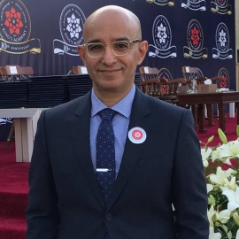 غسان الخنيزي