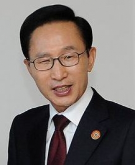 لي ميونج - باك