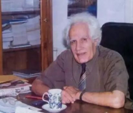 أحمد مستجير