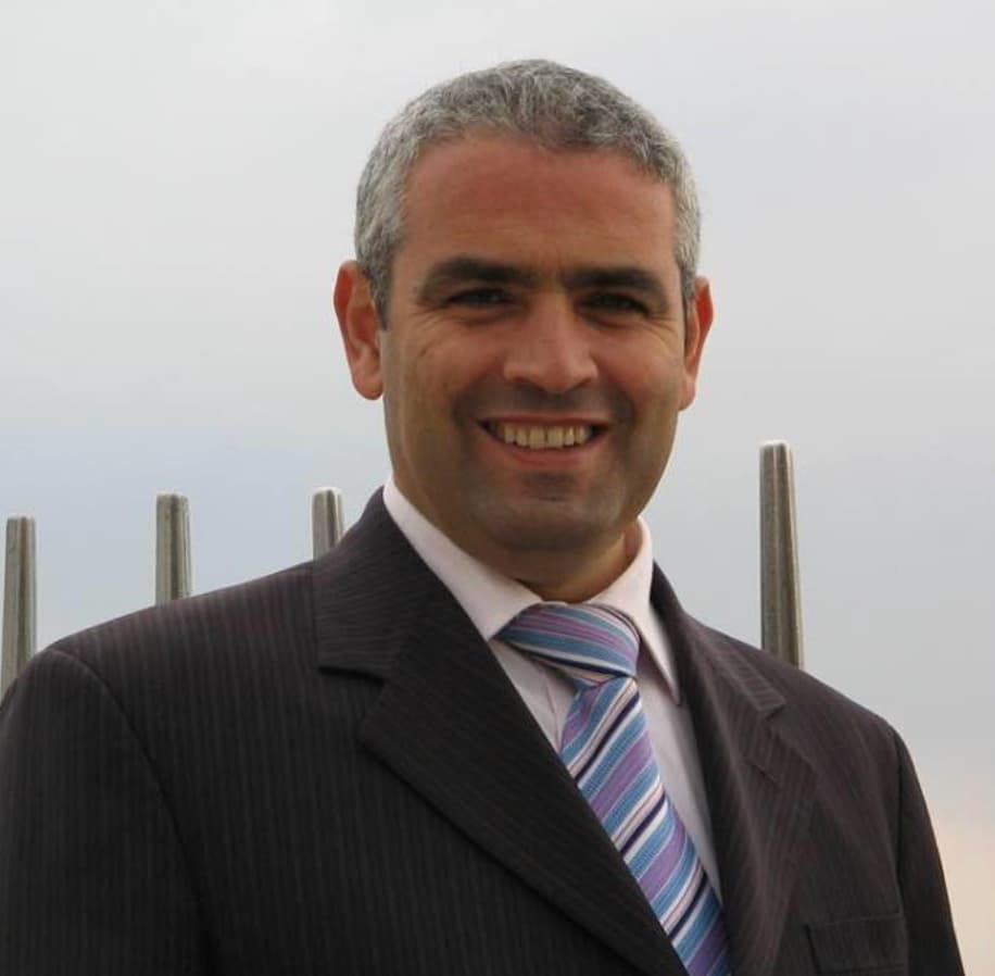 حسين طلال مقلد