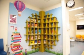 مساحة خاصة للقراءة ورفوف للكتب في 16 قاعة انتظار «دبي للثقافة» و«الجليلة التخصصي» يدعمان القراءة