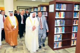 حاكم الشارقة رئيس جامعة الشارقة يفتتح مبنى مكتبة الطلاب الجديد
