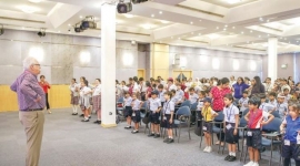 «التعليم البصري».. يحفز الطفل على كتابة القصص