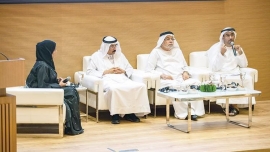 ندوة معرض الكتاب الإماراتي بمشاركة المر والعميمي والصايغ تناقش : دور الصحافة الثقافية في مسيرة تطور الأدب الإماراتي