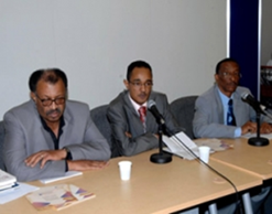 الجلسة الثانية من جلسات الملتقى الأدبي المصاحب لمعرض الشارقة للكتاب