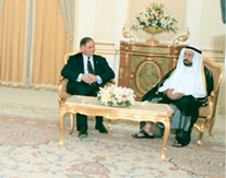 استقبل صاحب السمو الشيخ الدكتور سلطان بن محمد القاسمي عضو المجلس الأعلى حاكم الشارقة مساء امس بمكتب سمو الحاكم هيرمين سبرجيت رئيس اتحاد الناشرين العالميين