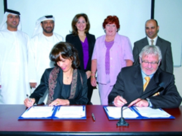 وقعت شركة كتاب، الجهة المنظمة لمعرض أبوظبي الدولي للكتاب، التابعة لهيئة أبوظبي للثقافة والتراث، وكلية الإمارات للتطوير التربوي، مذكرة تفاهم لتنظيم ملتقى تعليمي