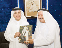 توقيع كتابه "دفتر العمر"