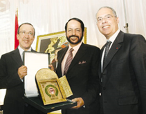 تكرم جامعتا الآداب والعلوم الإنسانية بمراكش وفاس المغربيتان الشاعر الدكتور مانع سعيد العتيبة