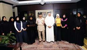 القطامي يكرم طالبتين فائزتين بجائزة البحوث الخليجية