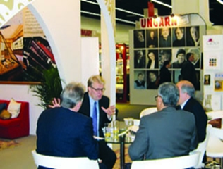 اتفقت هيئة أبوظبي للثقافة والتراث مع دار فالشتاين (الألمانية) للنشر على أن تقوم الأخيرة بالتعاون مع مشروع قلم أحد مبادرات الهيئة، في مجال نشر الأدب الإماراتي نثراً وشعراً باللغة الألمانية