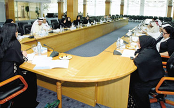 الندوة التي استضافها مركز الخليج للدراسات تحت عنوان “اتحاد كتّاب وأدباء الإمارات: الواقع والطموح”،