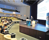 الندوة العلمية التي نظمتها هيئة الصحة بدبي بالتعاون مع شركة فايزر تحت عنوان (خلق ثقافة البحث)،