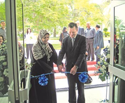 افتتحت مؤسسة دبي لرعاية النساء والأطفال في مقرها مكتبة المؤسسة