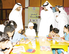 احتفل أهالي منطقة الحمرية بتسليم 200 مكتبة ضمن مشروع “ثقافة بلا حدود” مكتبة لكل بيت في إمارة الشارقة خلال مرحلته الثامنة