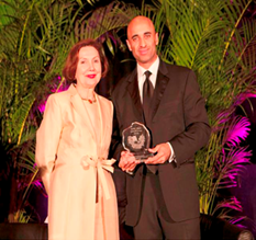 اختار المعهد العربي الأميركي رجل الاعمال الاماراتي جمعة الماجد لنيل " جائزة خليل جبران للروح الإنسانية في فئة الالتزام الدولي" لسنة 2010