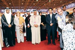 افتتح الشيخ سلطان بن أحمد بن سلطان القاسمي رئيس هيئة الإنماء التجاري والسياحي في الشارقة بمركز المعارض الدولية أكسبو" معرض الشارقة الدولي لكتاب الطفل "