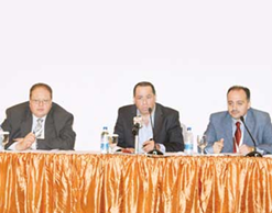 عقدت لجنة المعارض في اتحاد الناشرين العرب في معرض أرض معرض الشارقة للكتاب اجتماعاً للناشرين