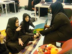 مشروع لخدمة المجتمع بعنوان "القراءة في المدارس"،